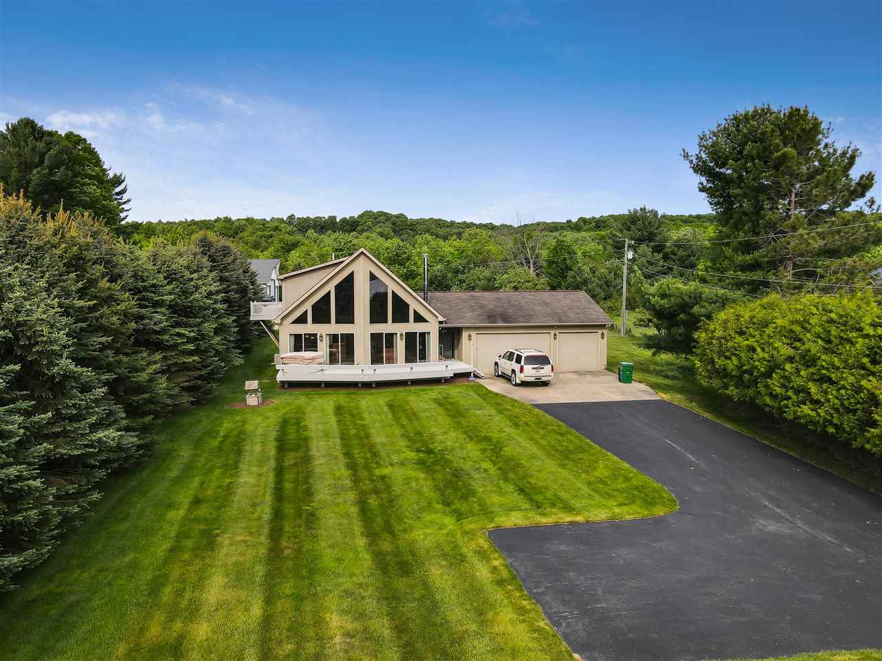 05710 Lakeshore Road