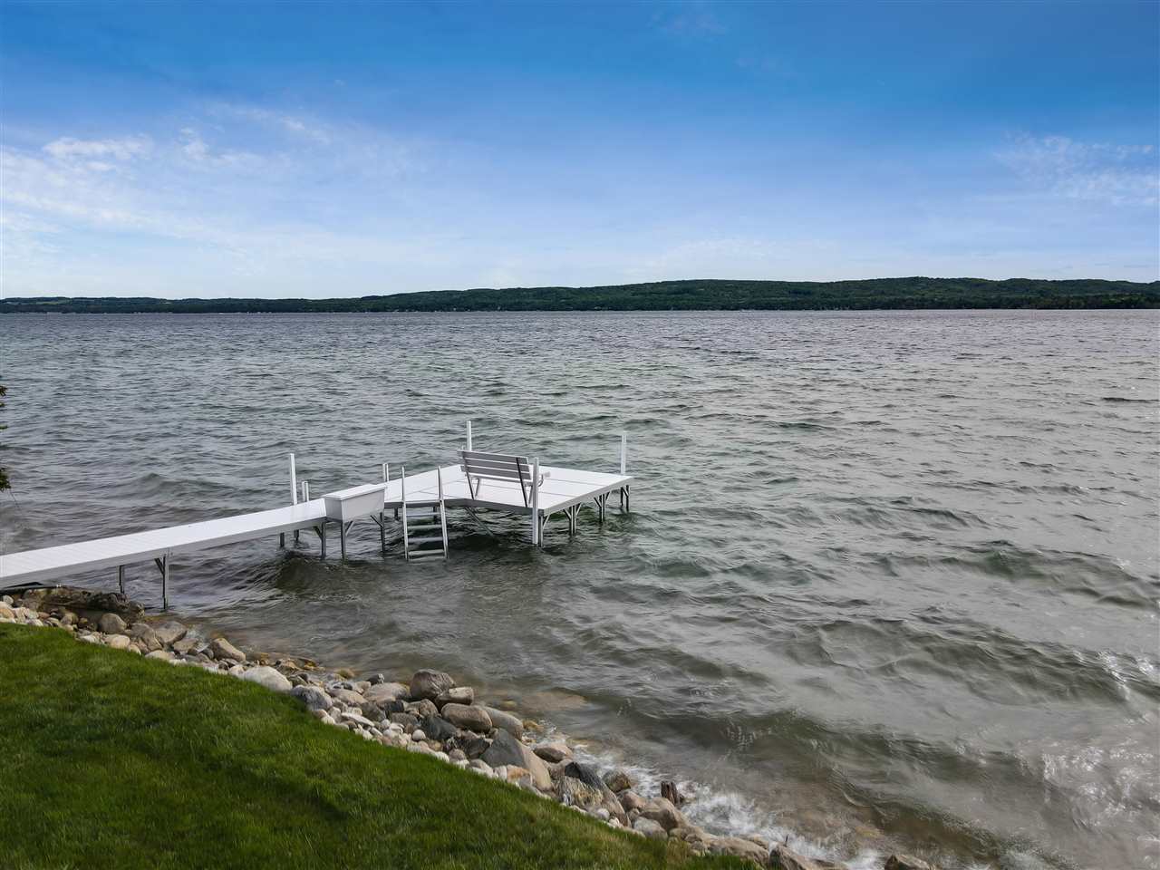 05710 Lakeshore Road