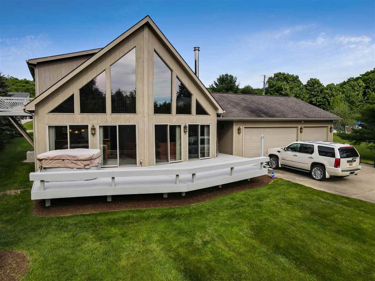 05710 Lakeshore Road