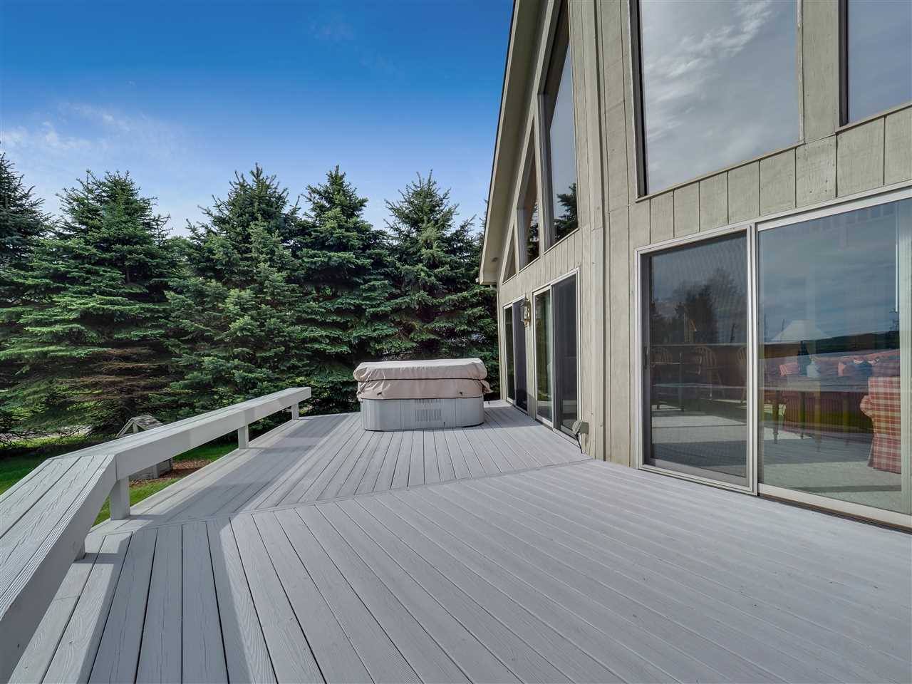 05710 Lakeshore Road