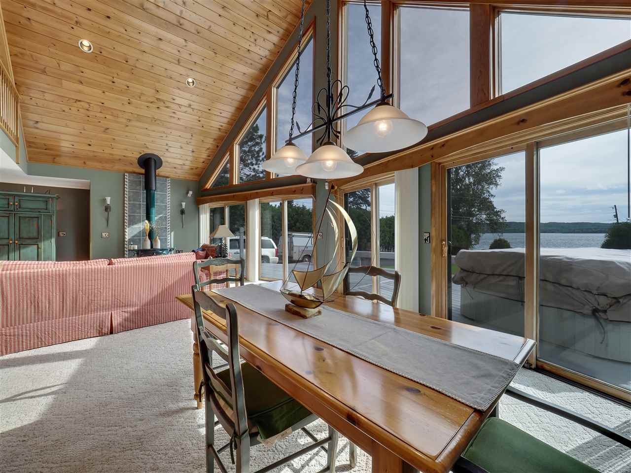 05710 Lakeshore Road