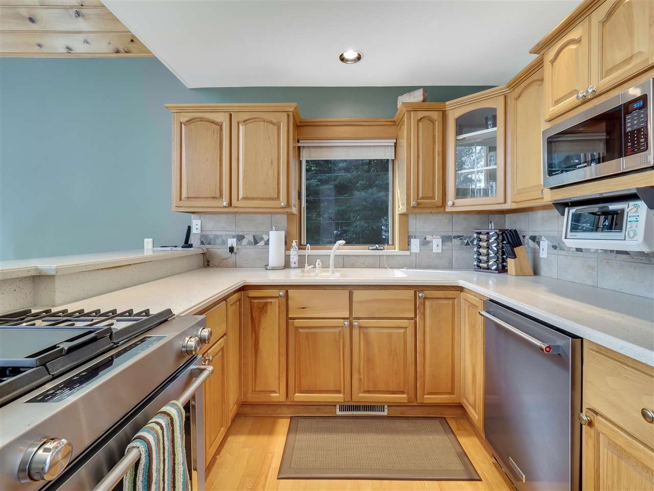 05710 Lakeshore Road