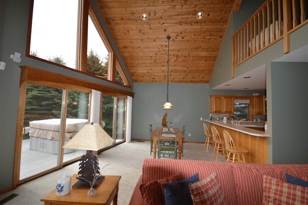 05710 Lakeshore Road