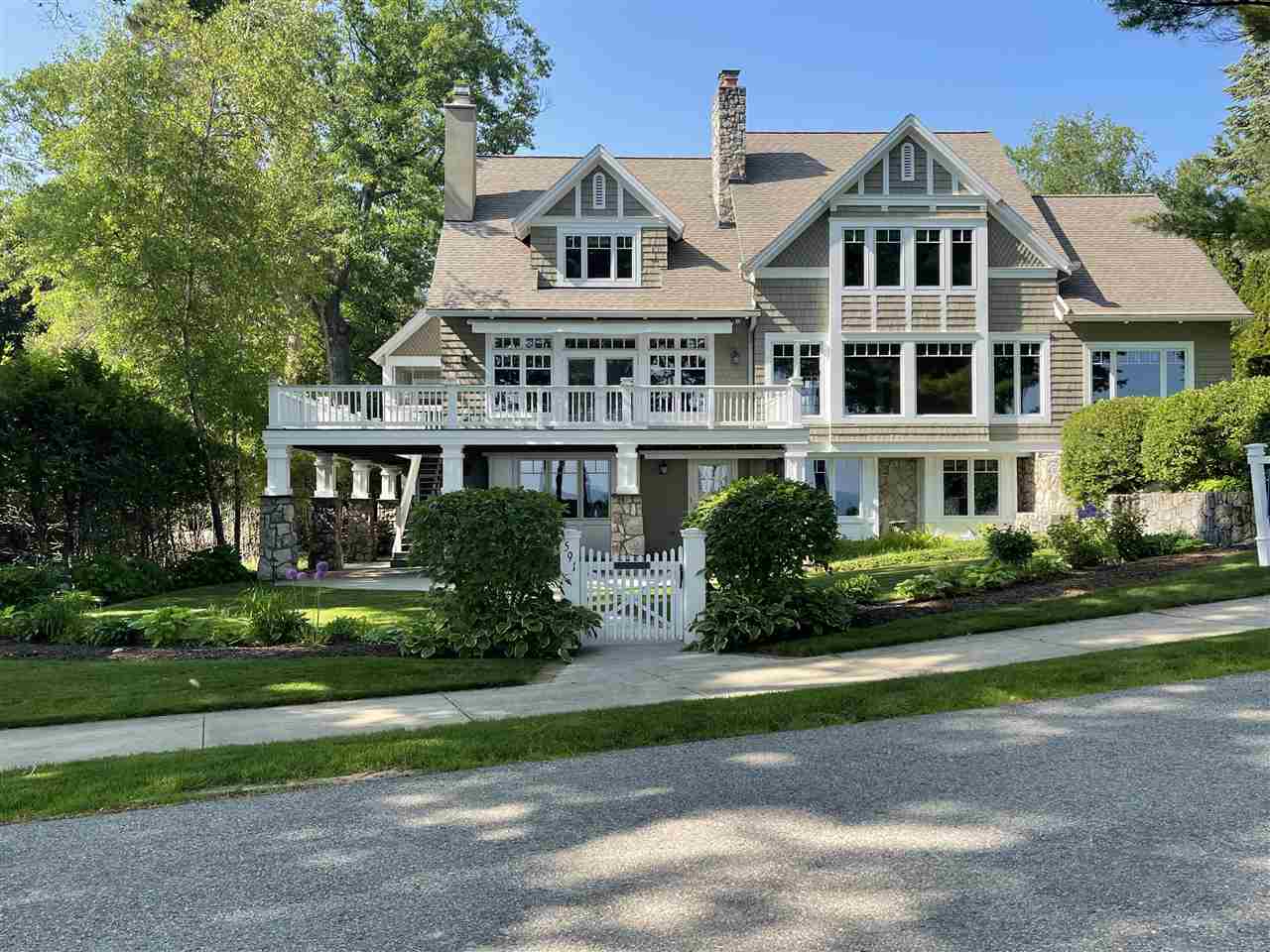 Find Homes for Sale in Harbor Springs, MI Bay North Realty