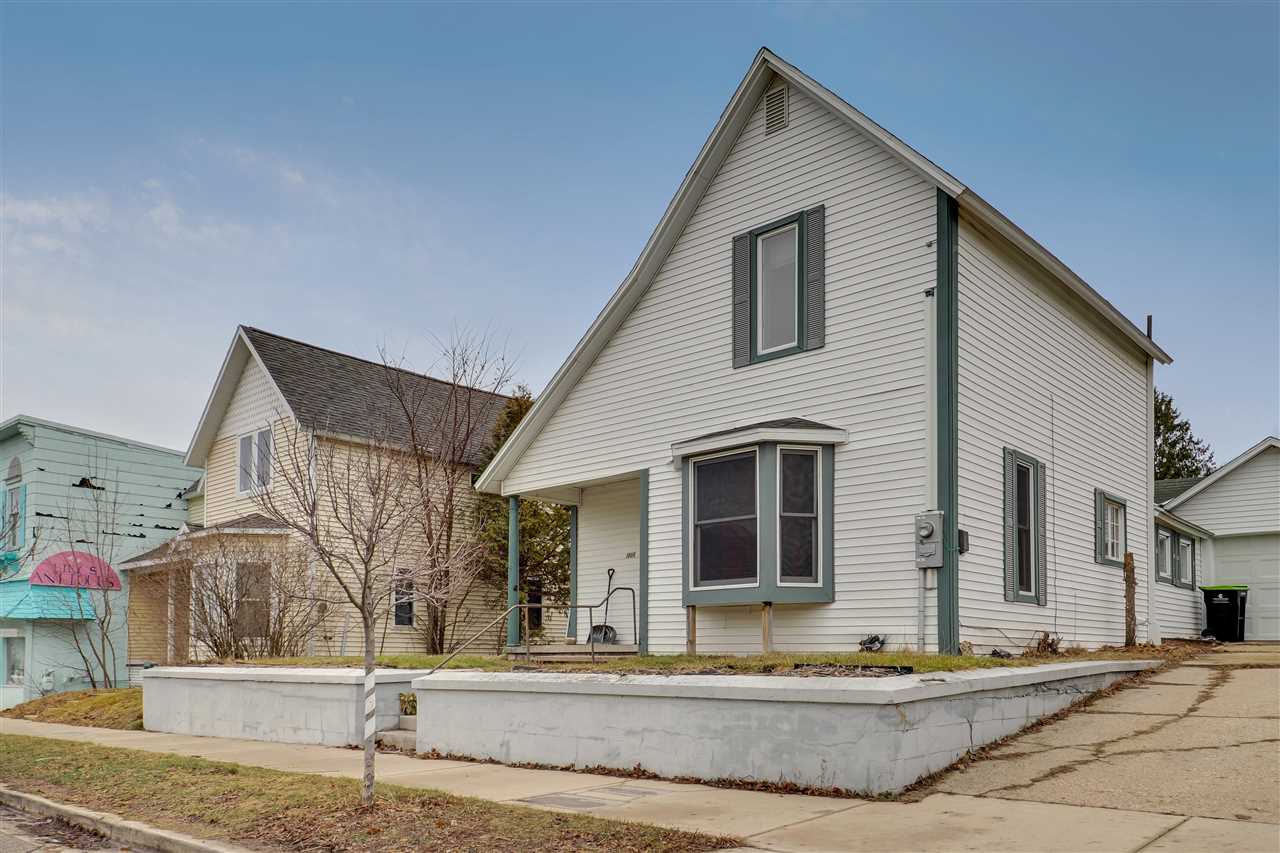 1005 Emmet Street, Petoskey, MI 49770