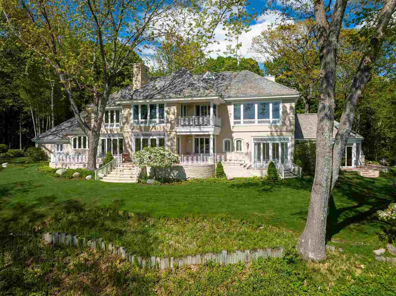 2727 Bester Road, Harbor Springs, MI 49740