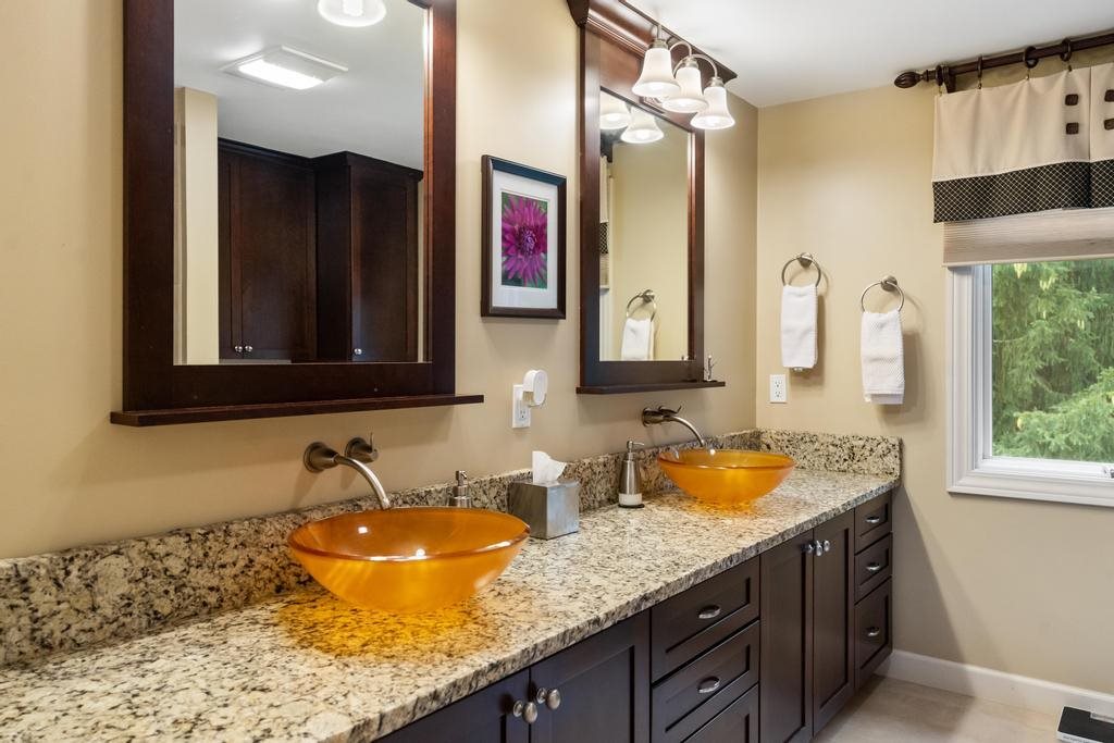 645 Woodhill Court