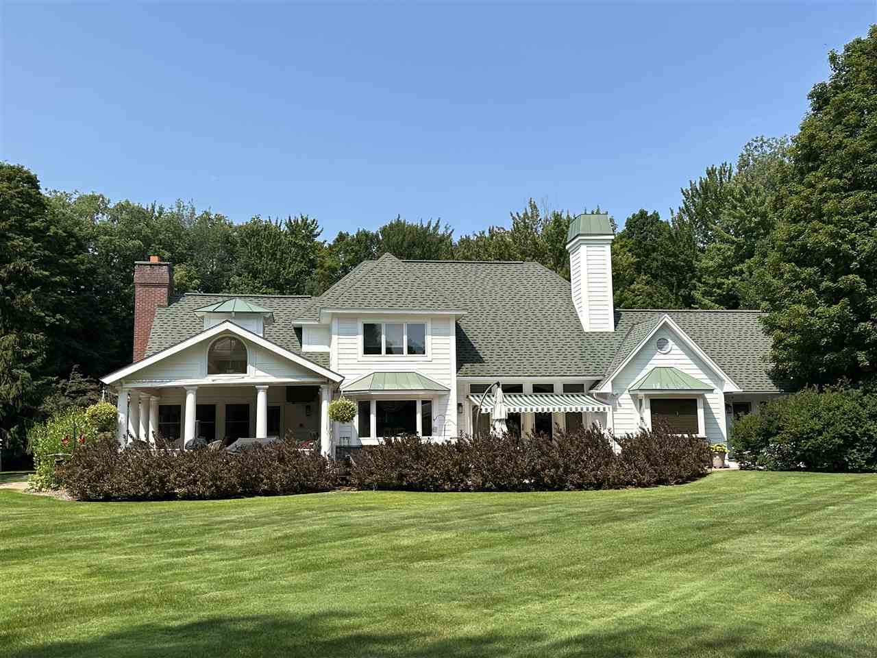 645 Woodhill Court