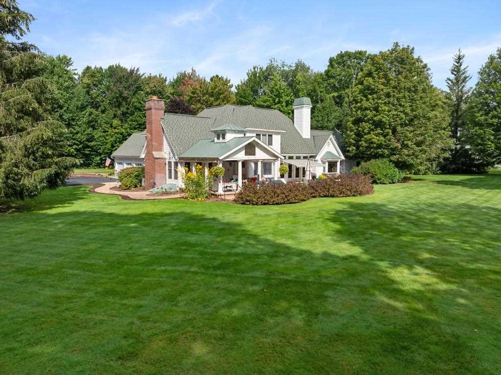 645 Woodhill Court
