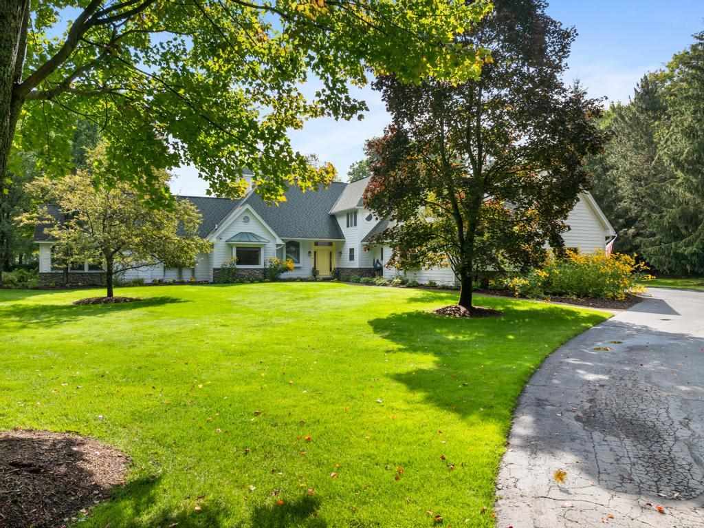 645 Woodhill Court