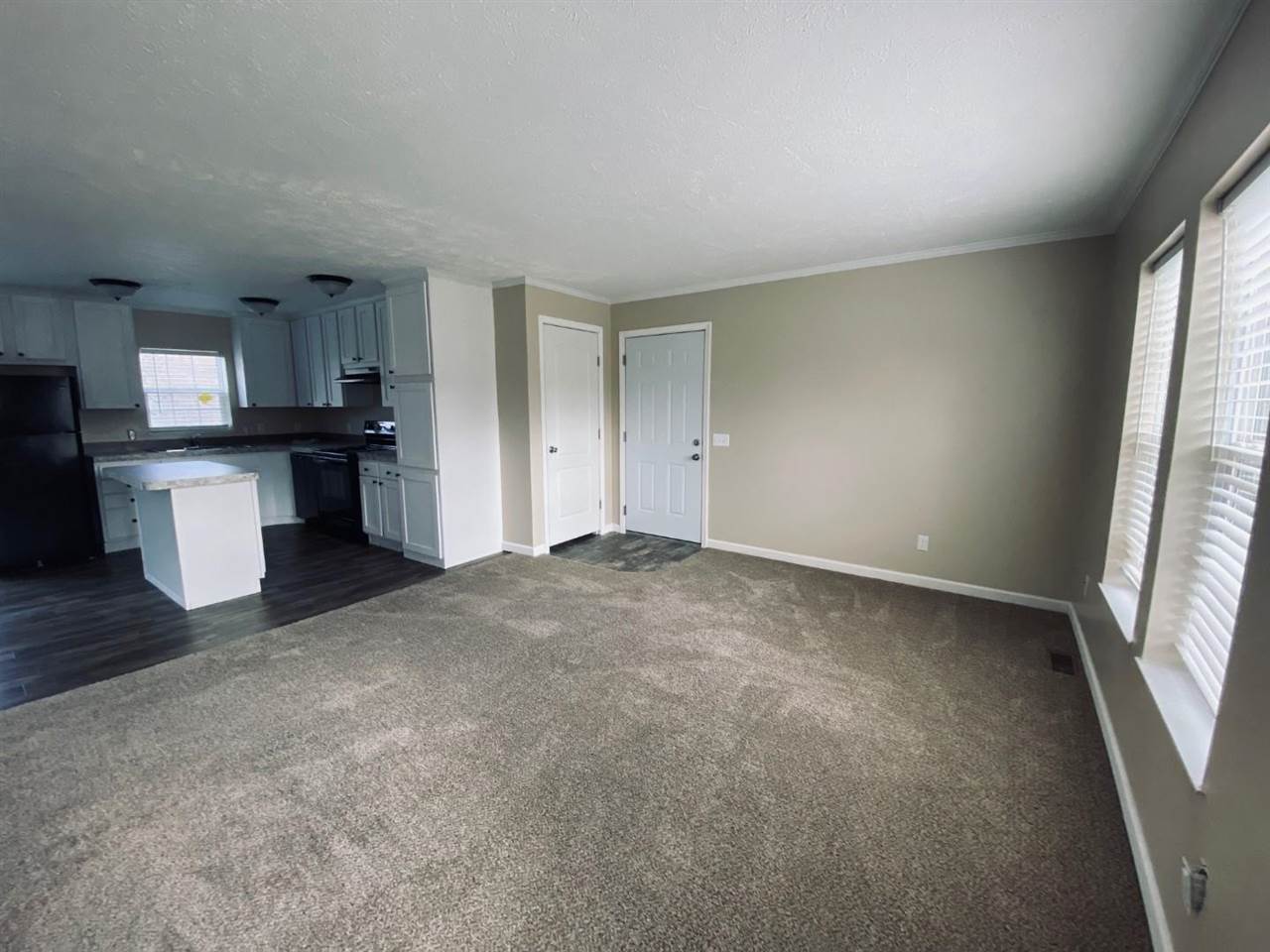 3929 Leslie Lane