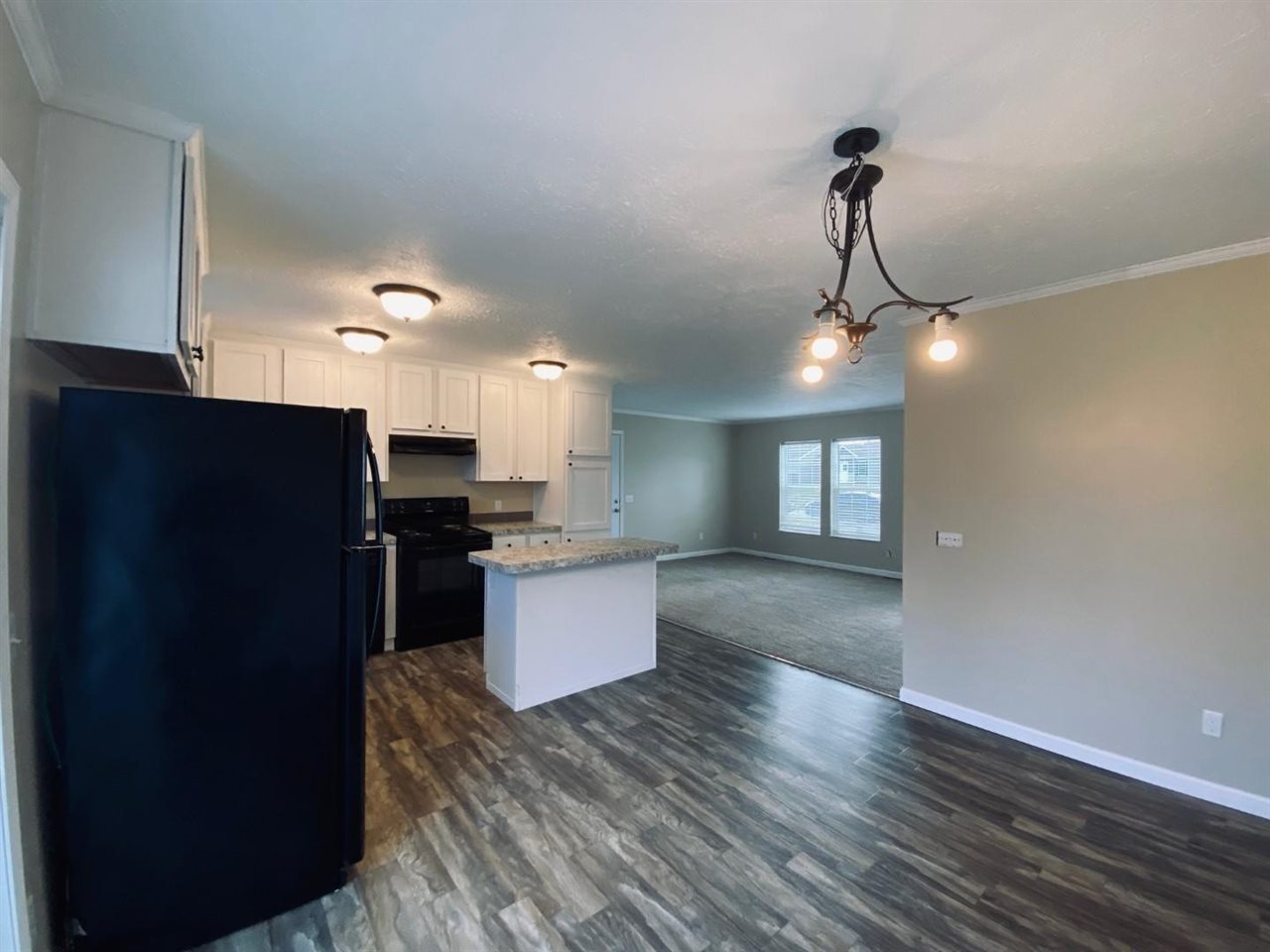 3929 Leslie Lane