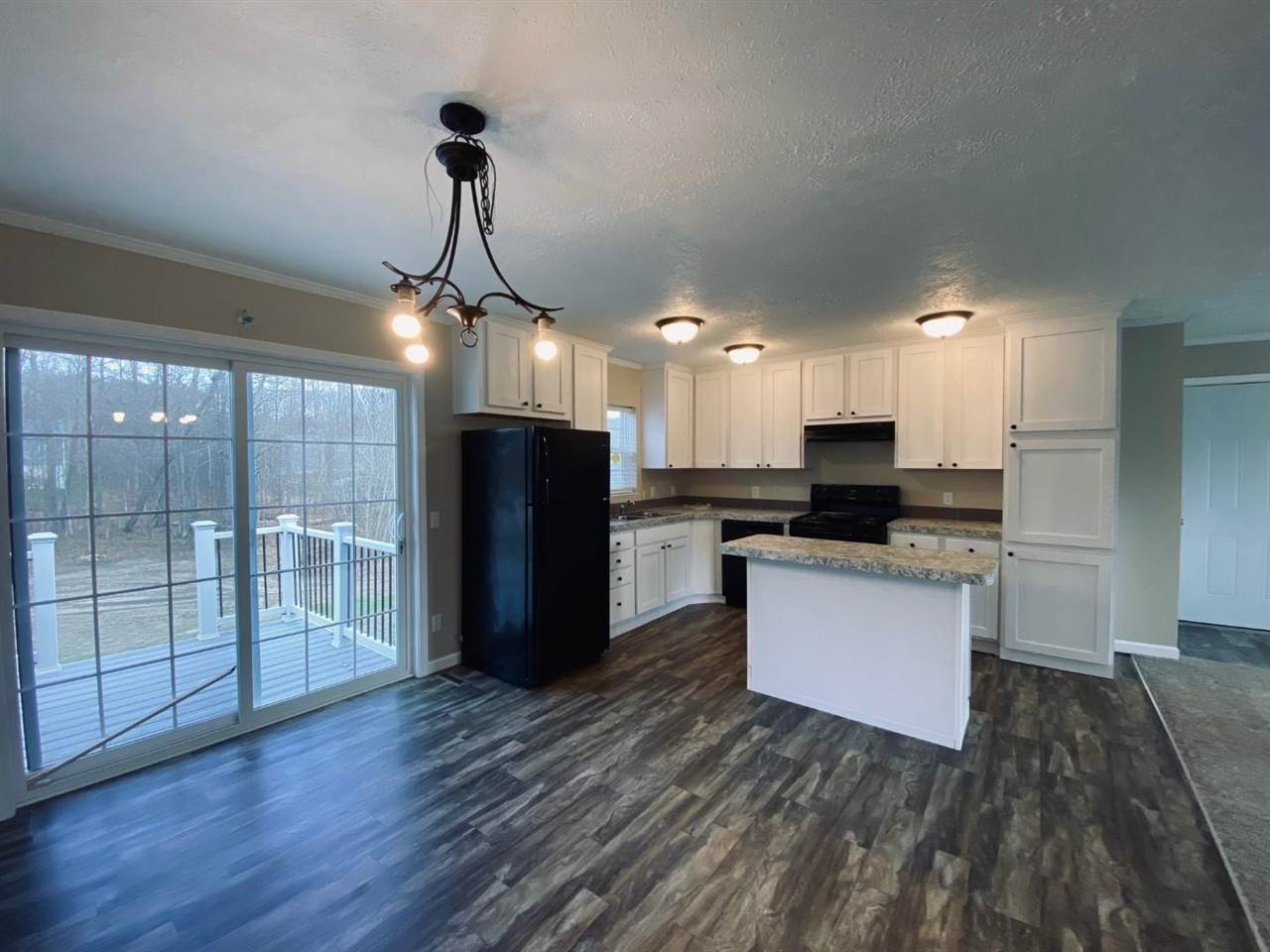 3929 Leslie Lane