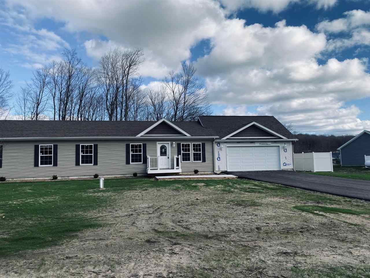 3895 Leslie Lane