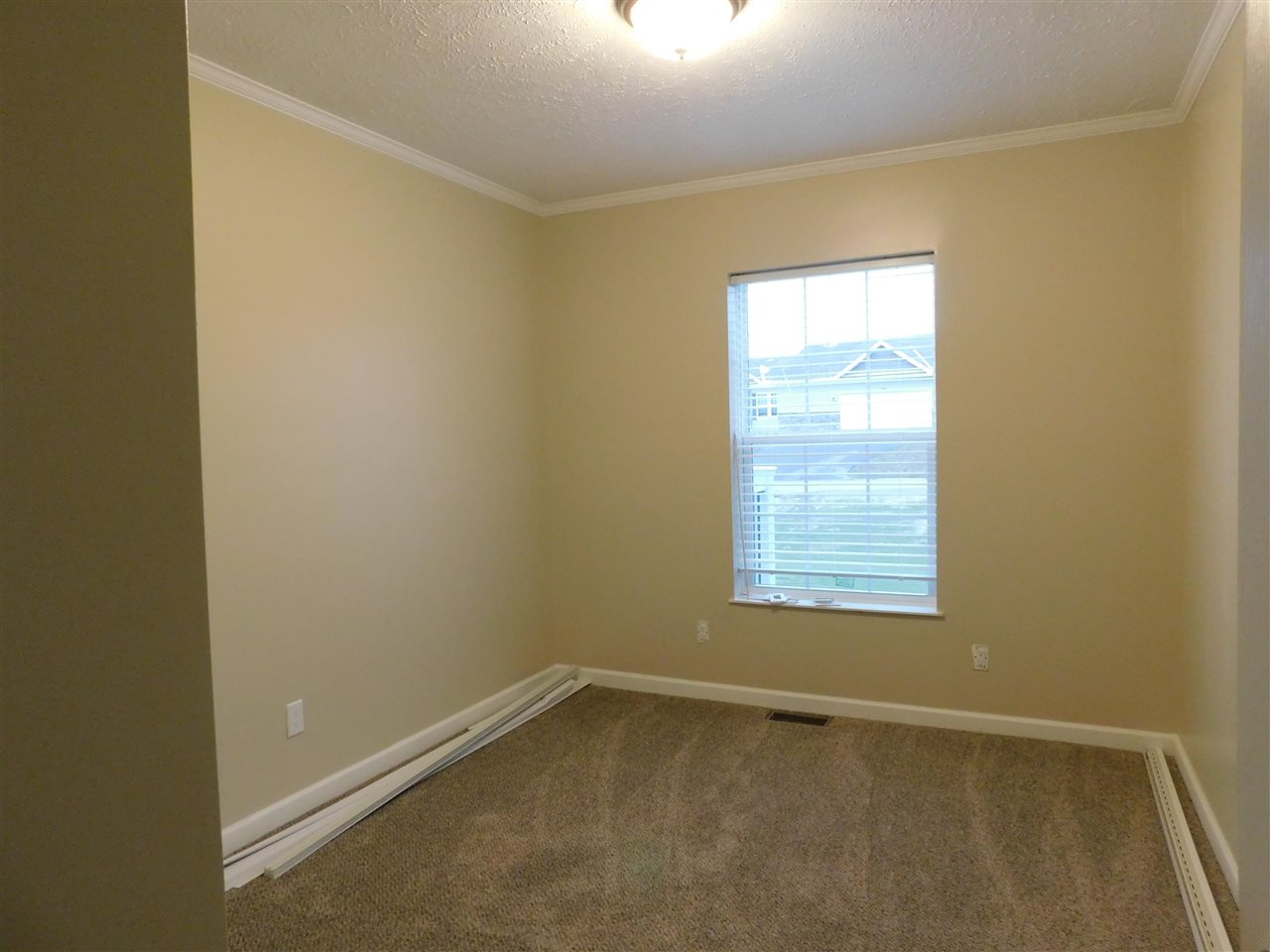 3895 Leslie Lane