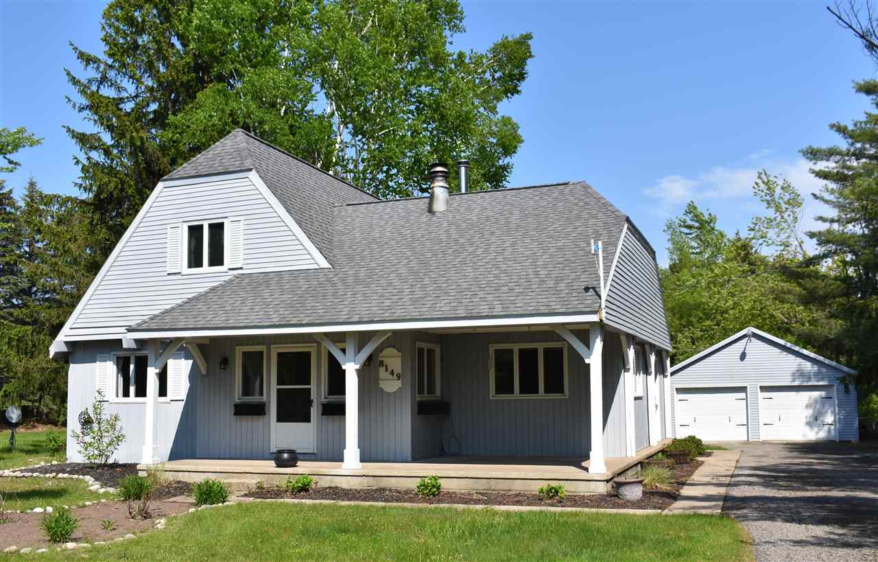 8149 Clayton Road, Harbor Springs, MI 49740
