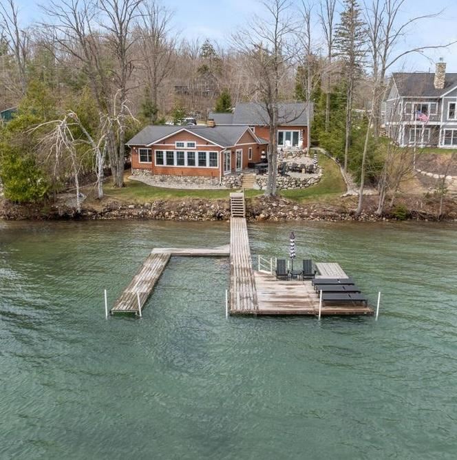 3056 Hilton Lane, Petoskey, MI 49770