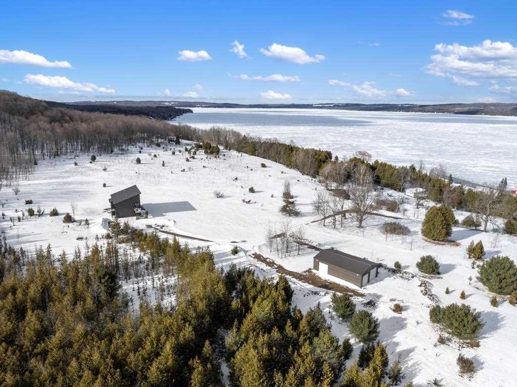 5052 Lake Shore Road, Boyne City, MI 49712
