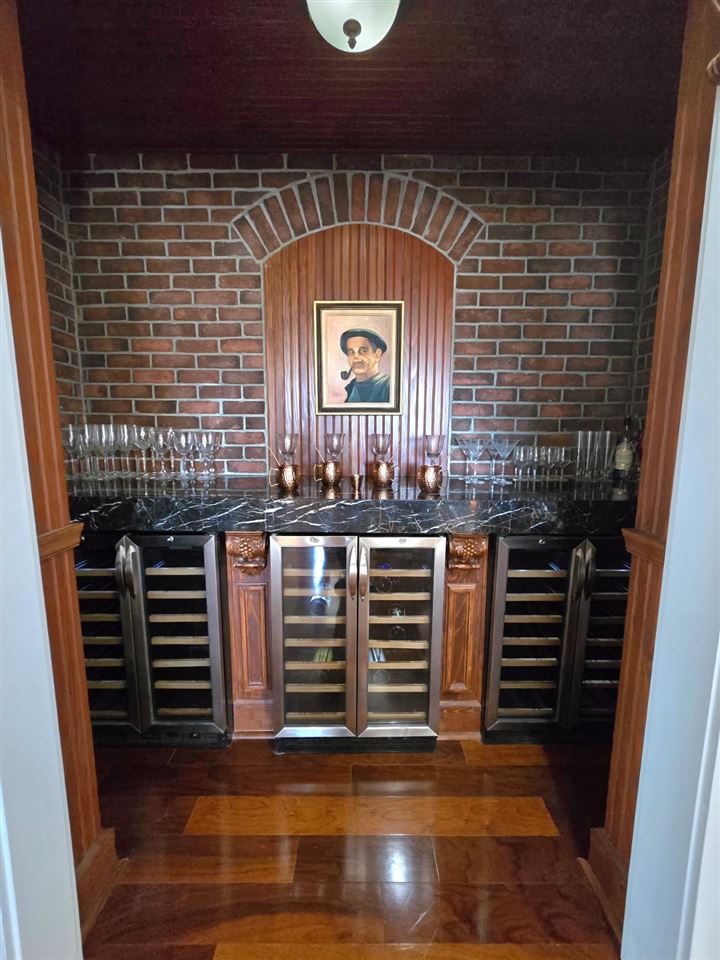 2286 Pinecrest