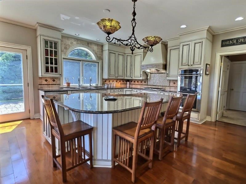 2286 Pinecrest