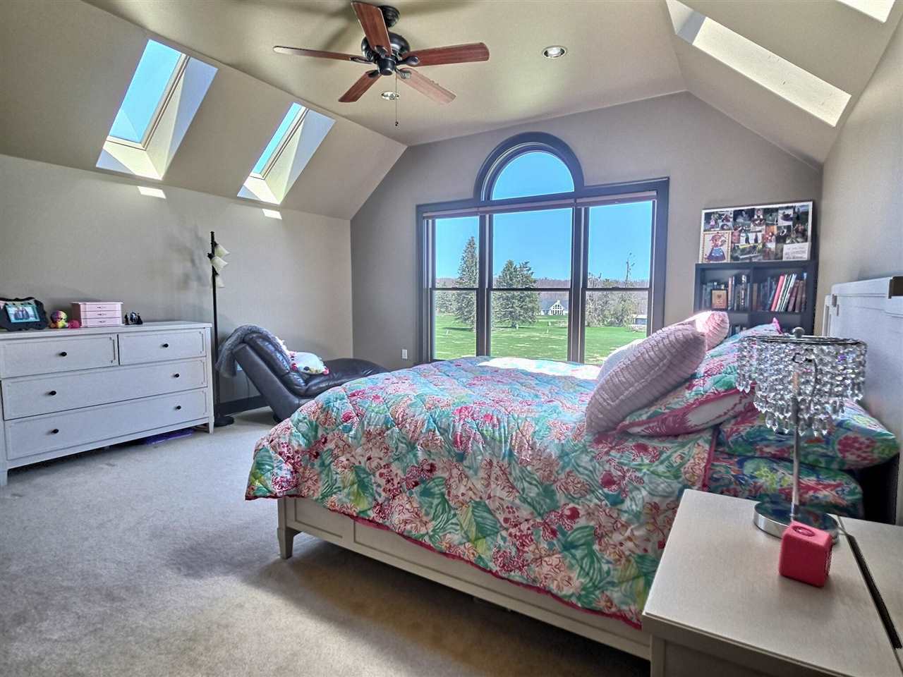 2286 Pinecrest