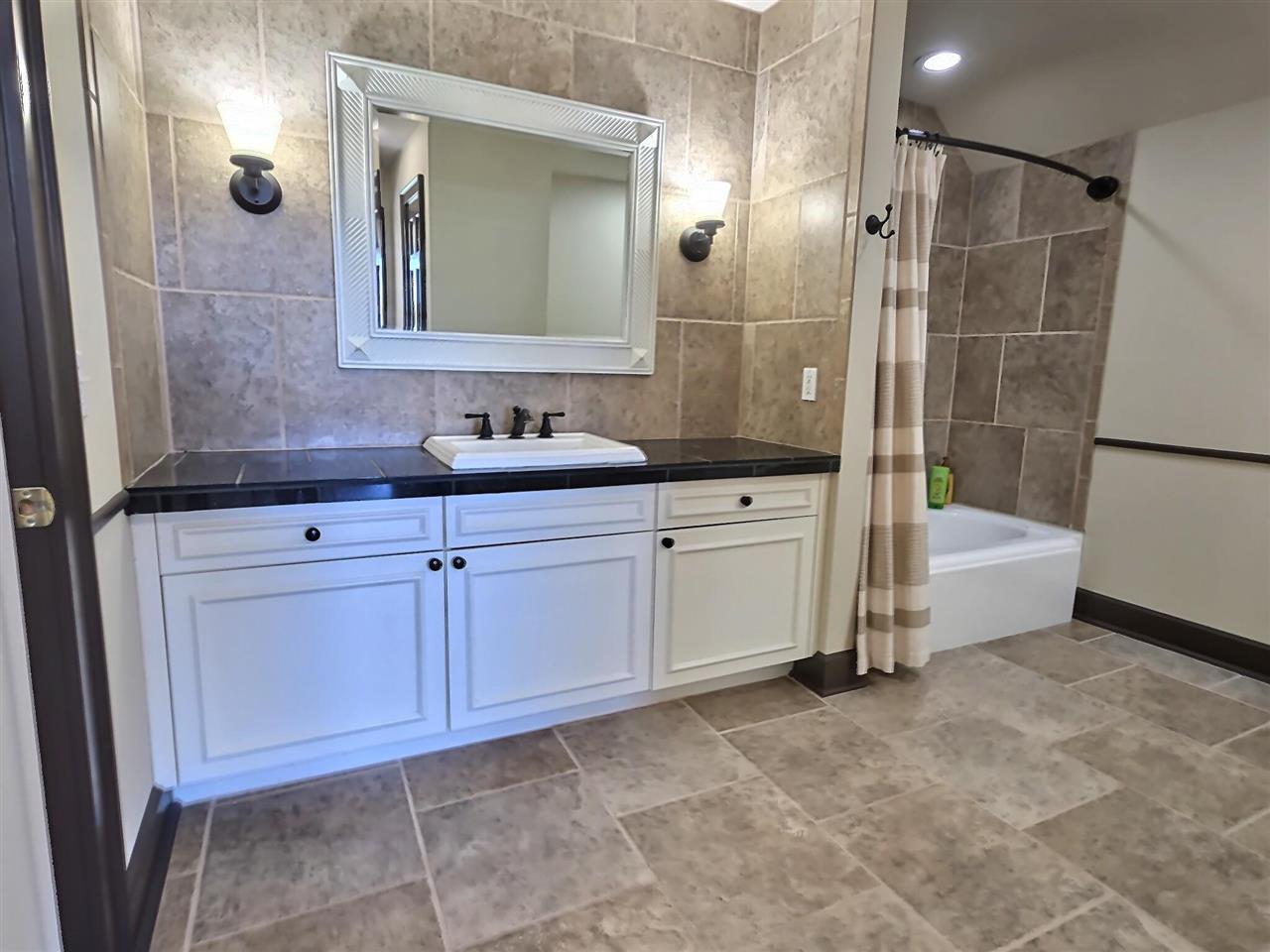 2286 Pinecrest