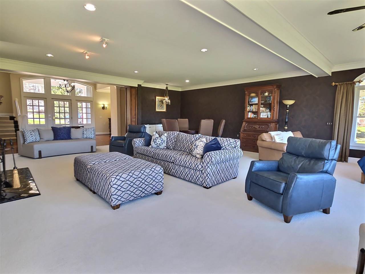 2286 Pinecrest