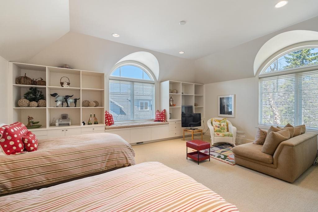 1111 East Bay Road