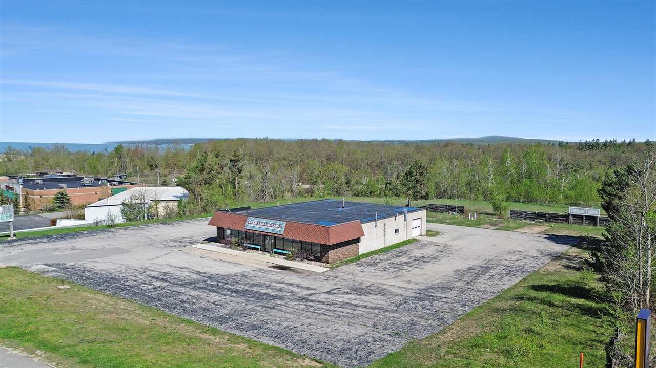 1327 N Us 31