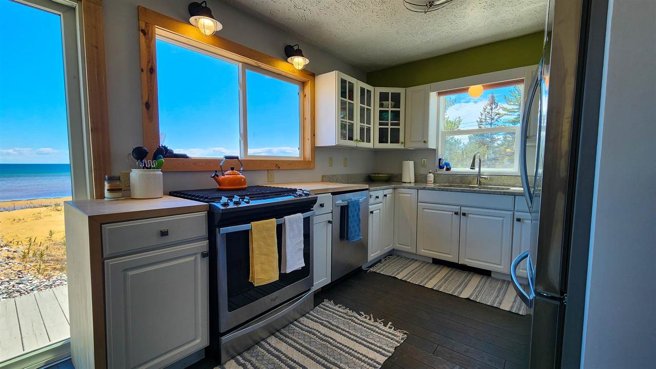 15718 N Blueberry Lane