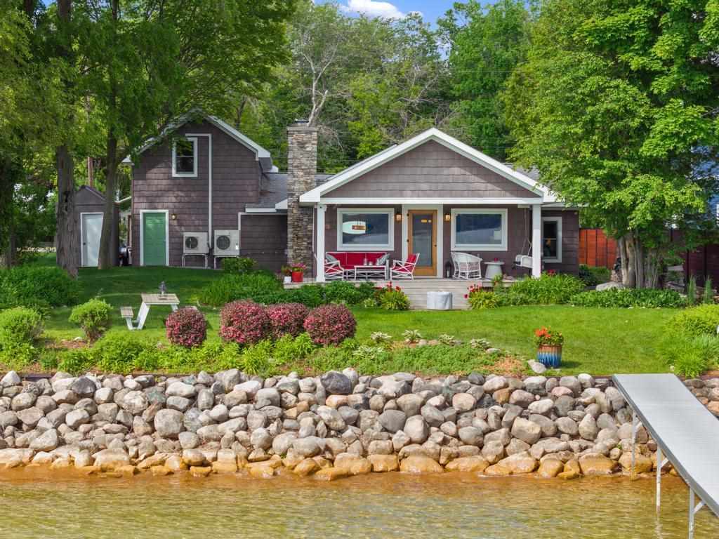 3106 Glenwood Beach Drive, Boyne City, MI 49712