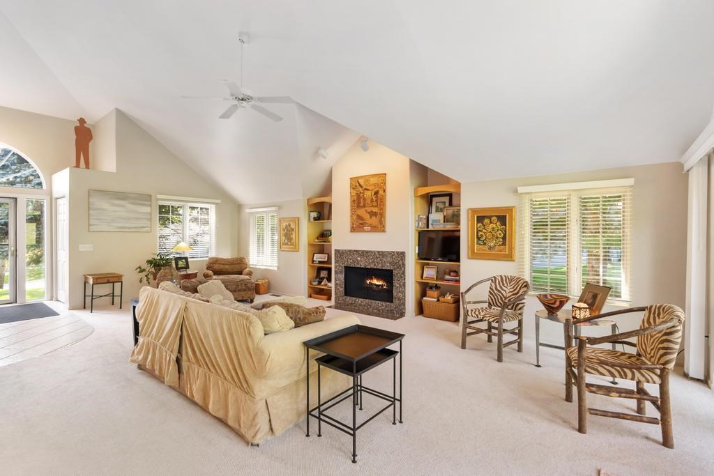 5286 Greystone Court 20