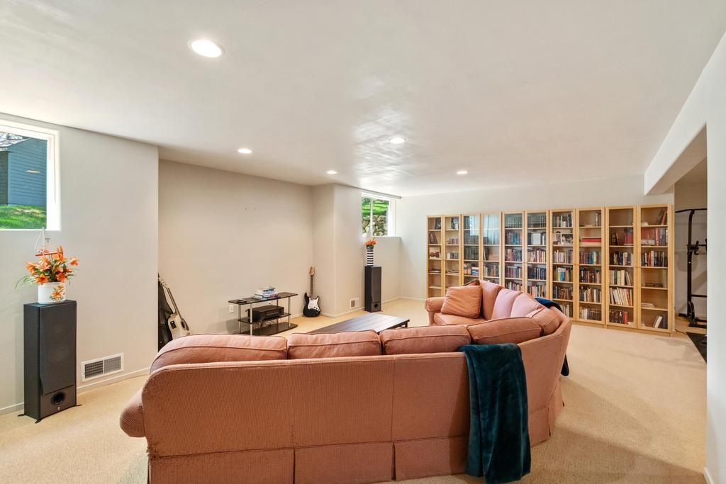 5286 Greystone Court 20