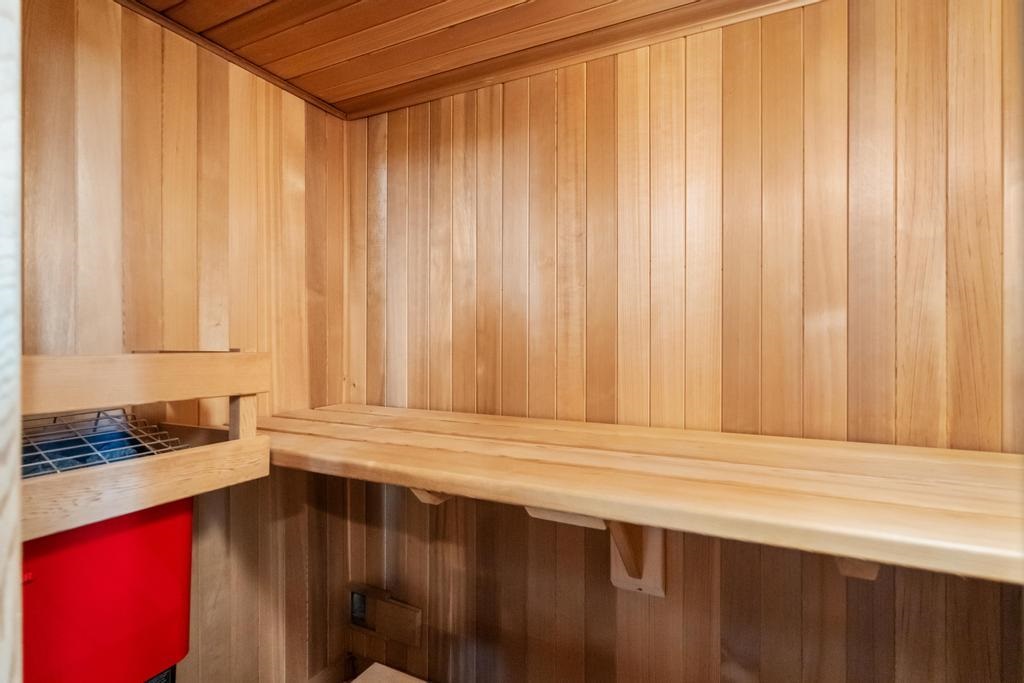 5286 Greystone Court 20