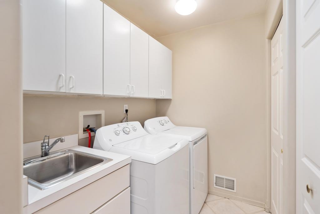 5286 Greystone Court 20