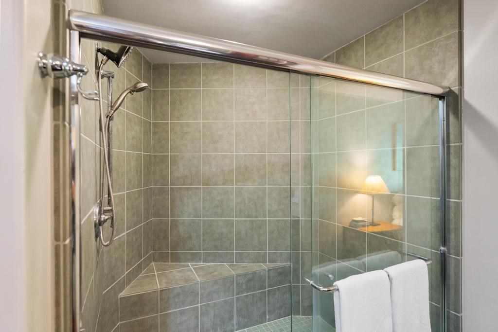 5286 Greystone Court 20