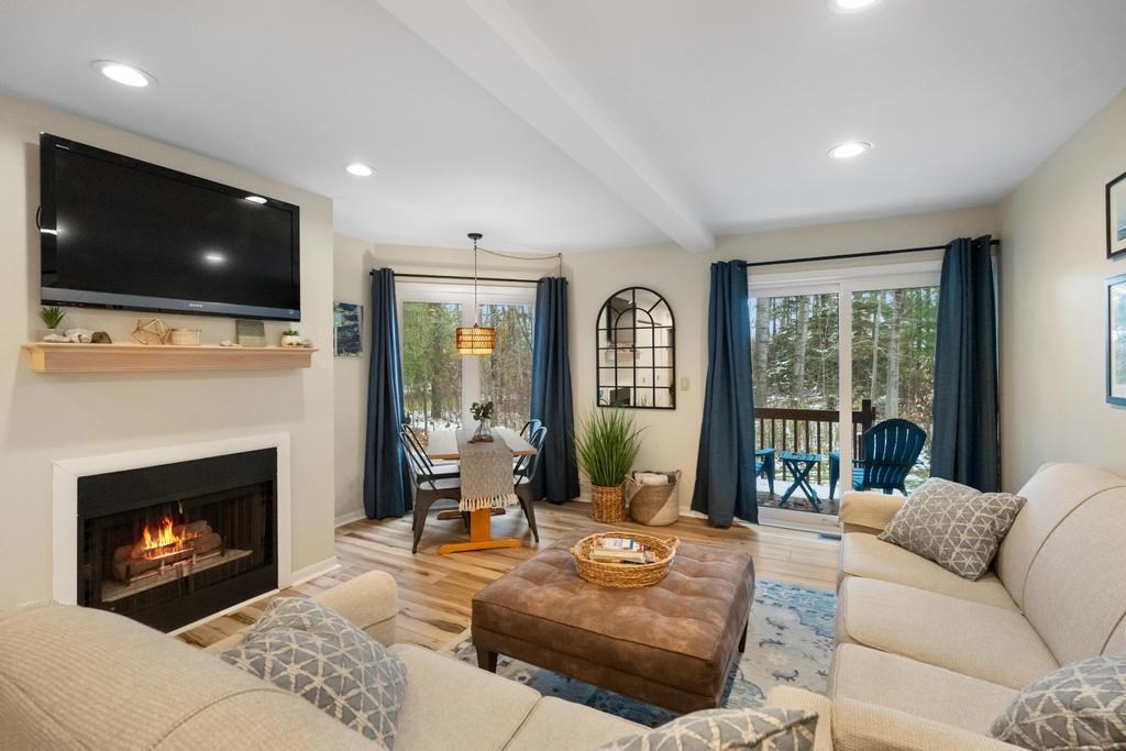 3440 N Lakeside Drive 68