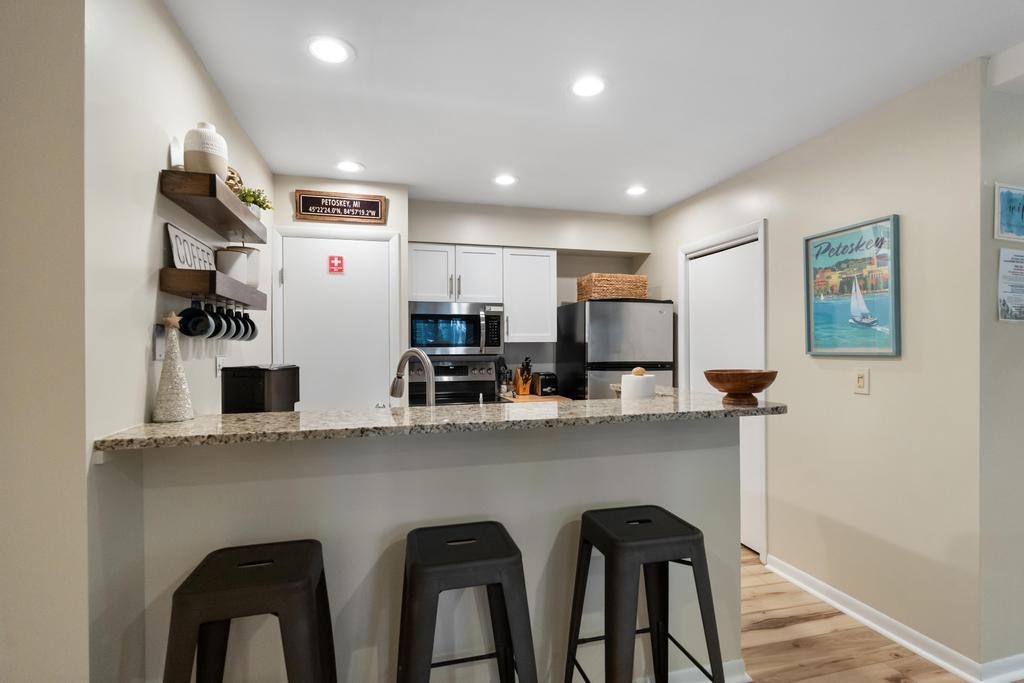 3440 N Lakeside Drive 68