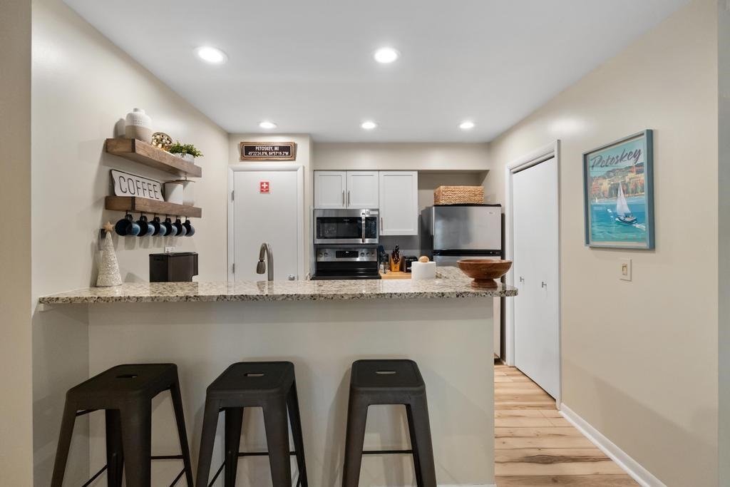 3440 N Lakeside Drive 68