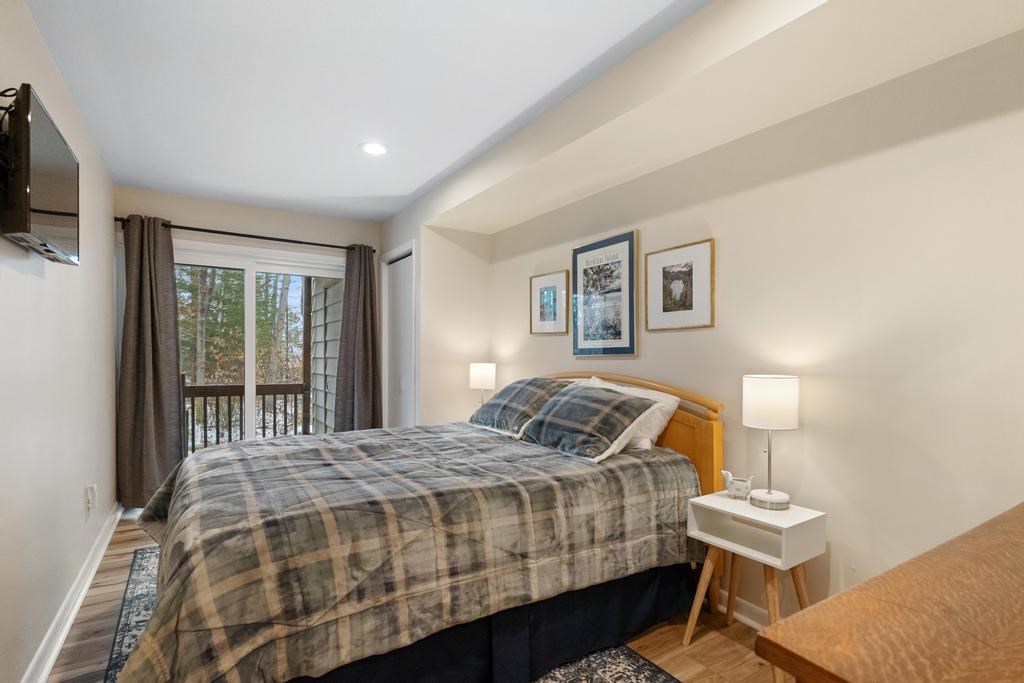 3440 N Lakeside Drive 68