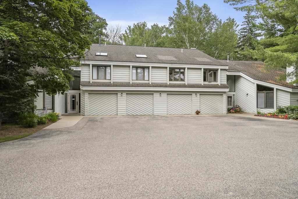 3440 N Lakeside Drive 68