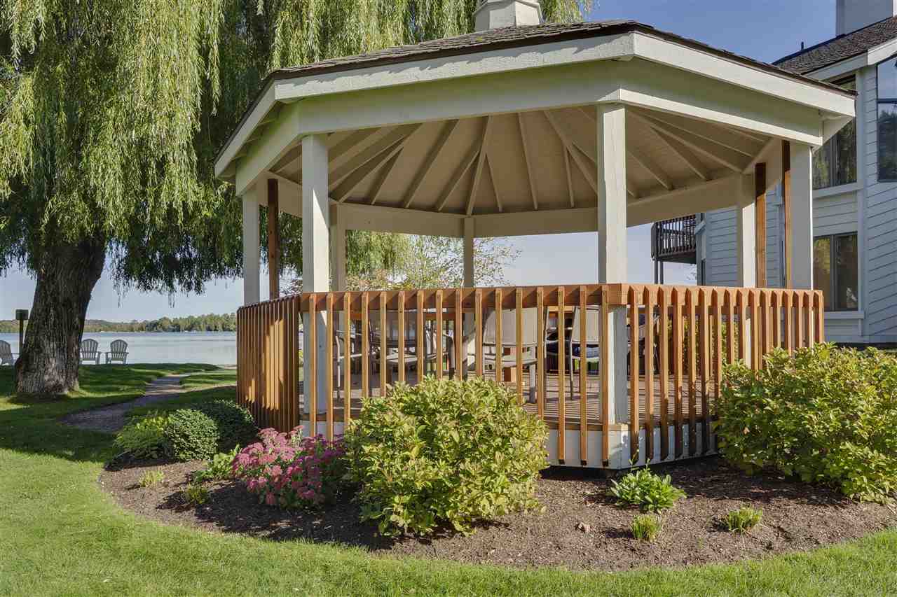 3440 N Lakeside Drive 68