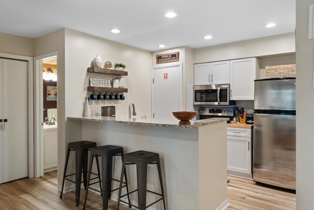 3440 N Lakeside Drive 68