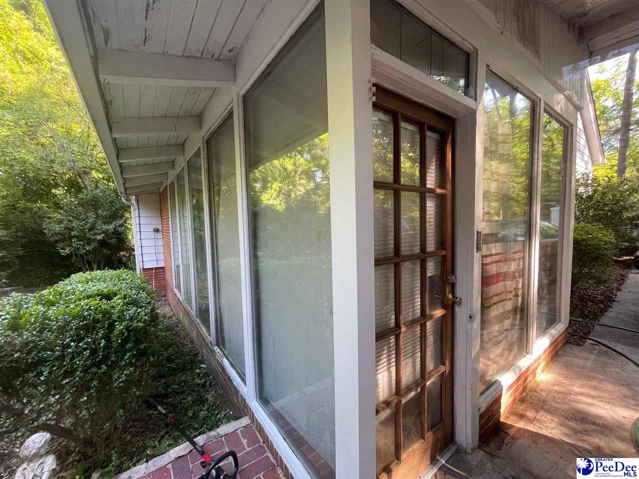 708 W Main