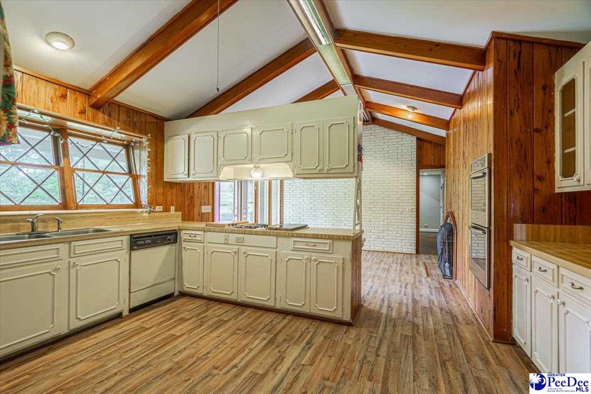 124 Lakeway Dr.