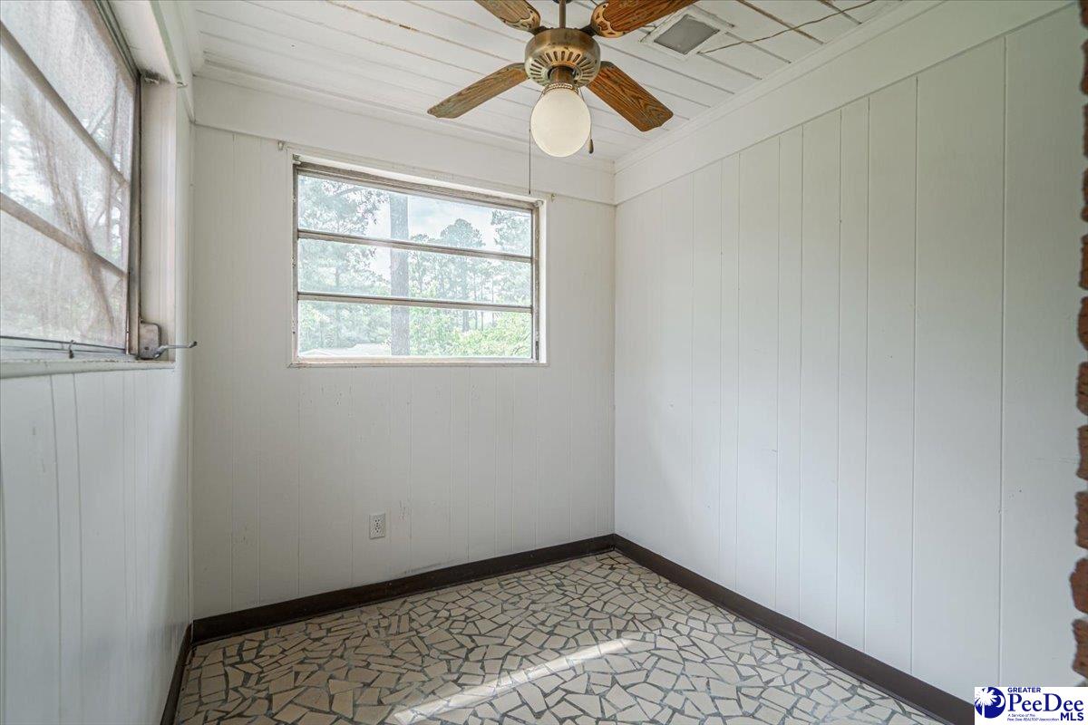 124 Lakeway Dr.