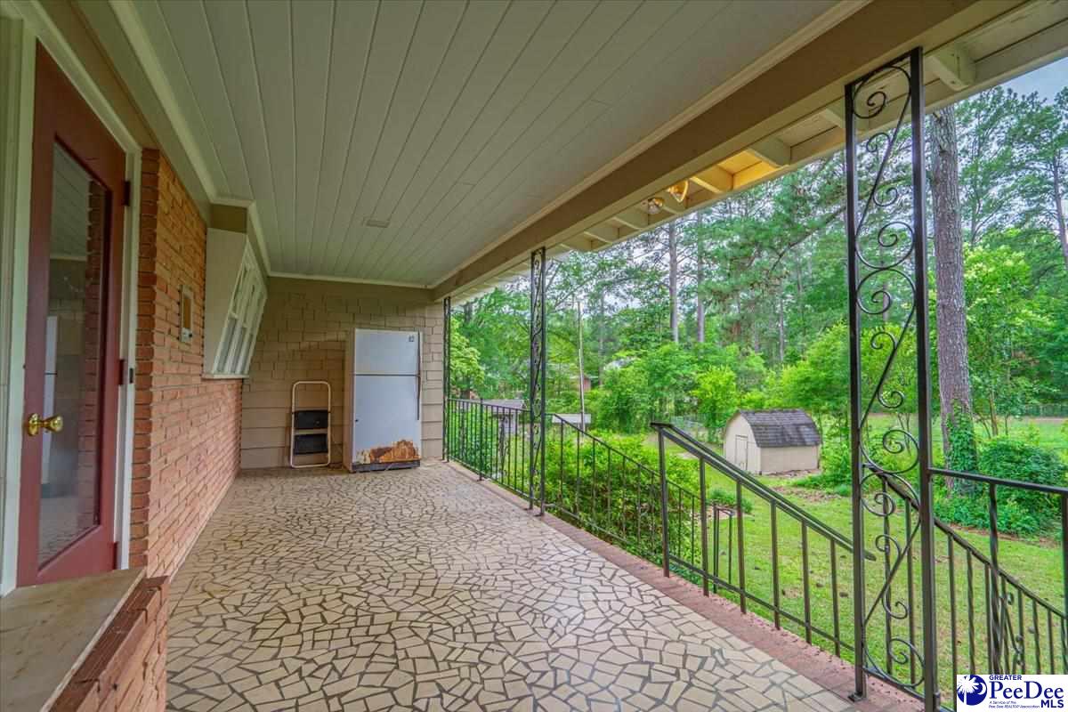 124 Lakeway Dr.