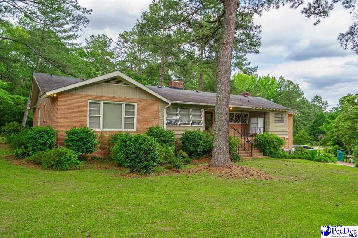 124 Lakeway Dr.