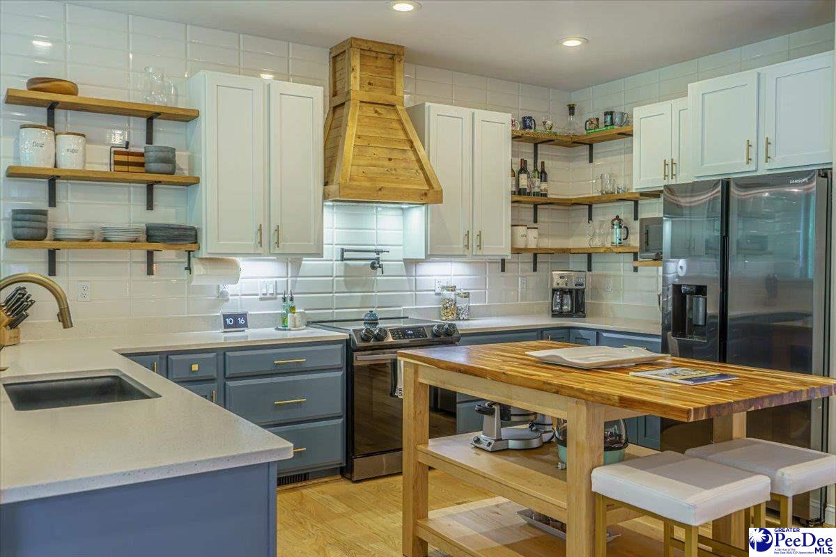 203 Fairway Rd