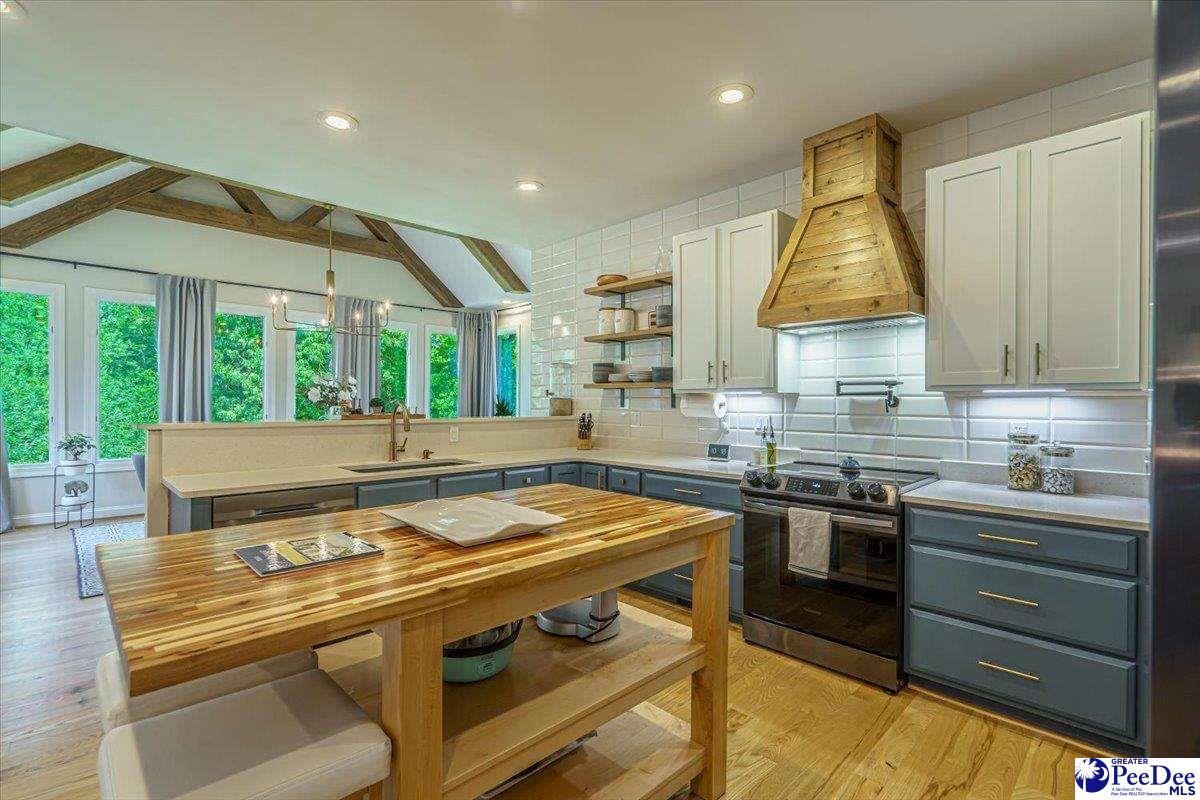 203 Fairway Rd